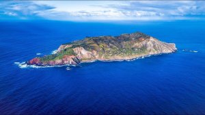 pitcairn-island-one-of-the-worlds-most-remote-permanent-v0-sopjeofzp11b1.jpg